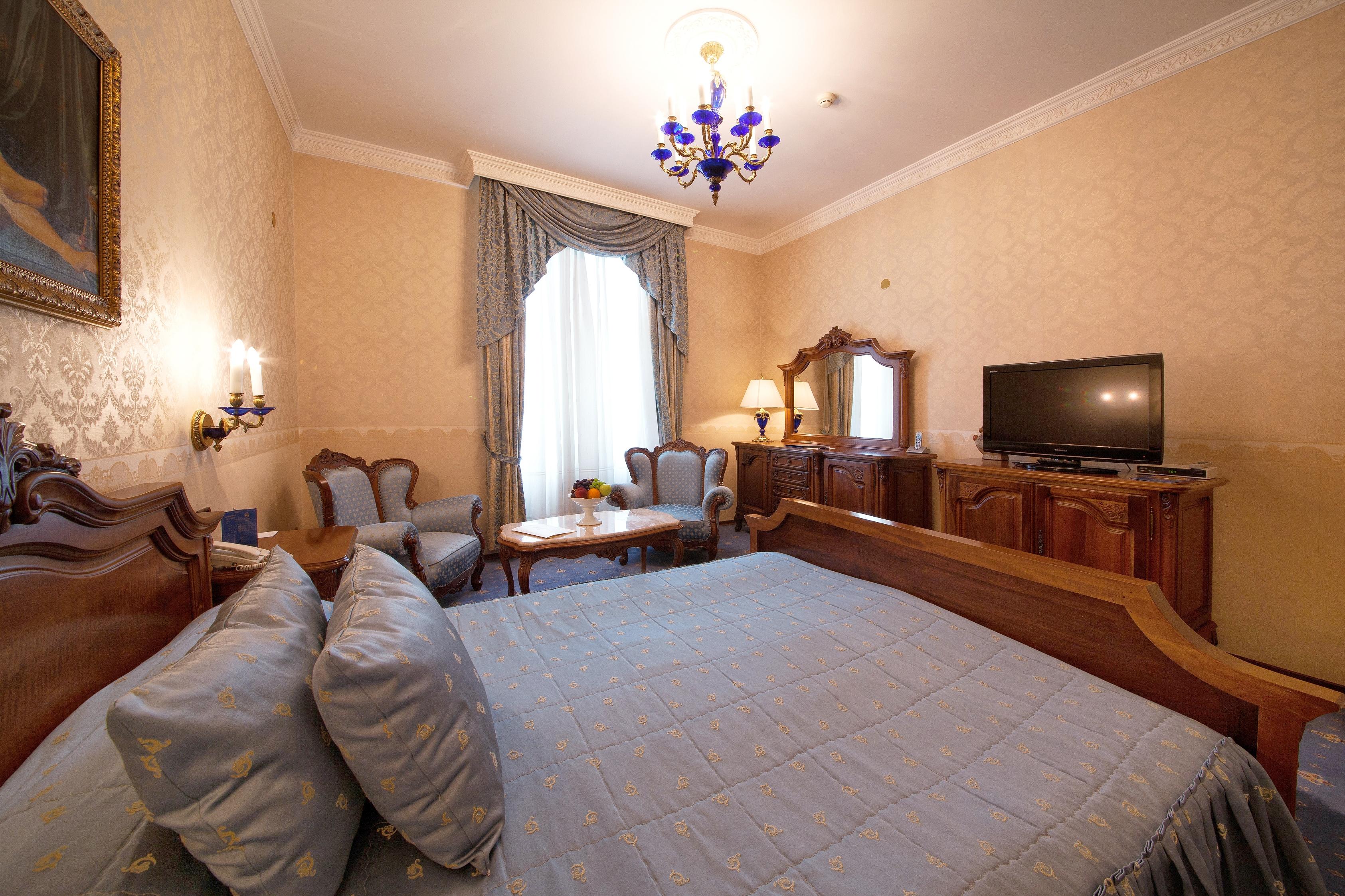 Grand Hotel London Varna Exterior foto A room at the hotel