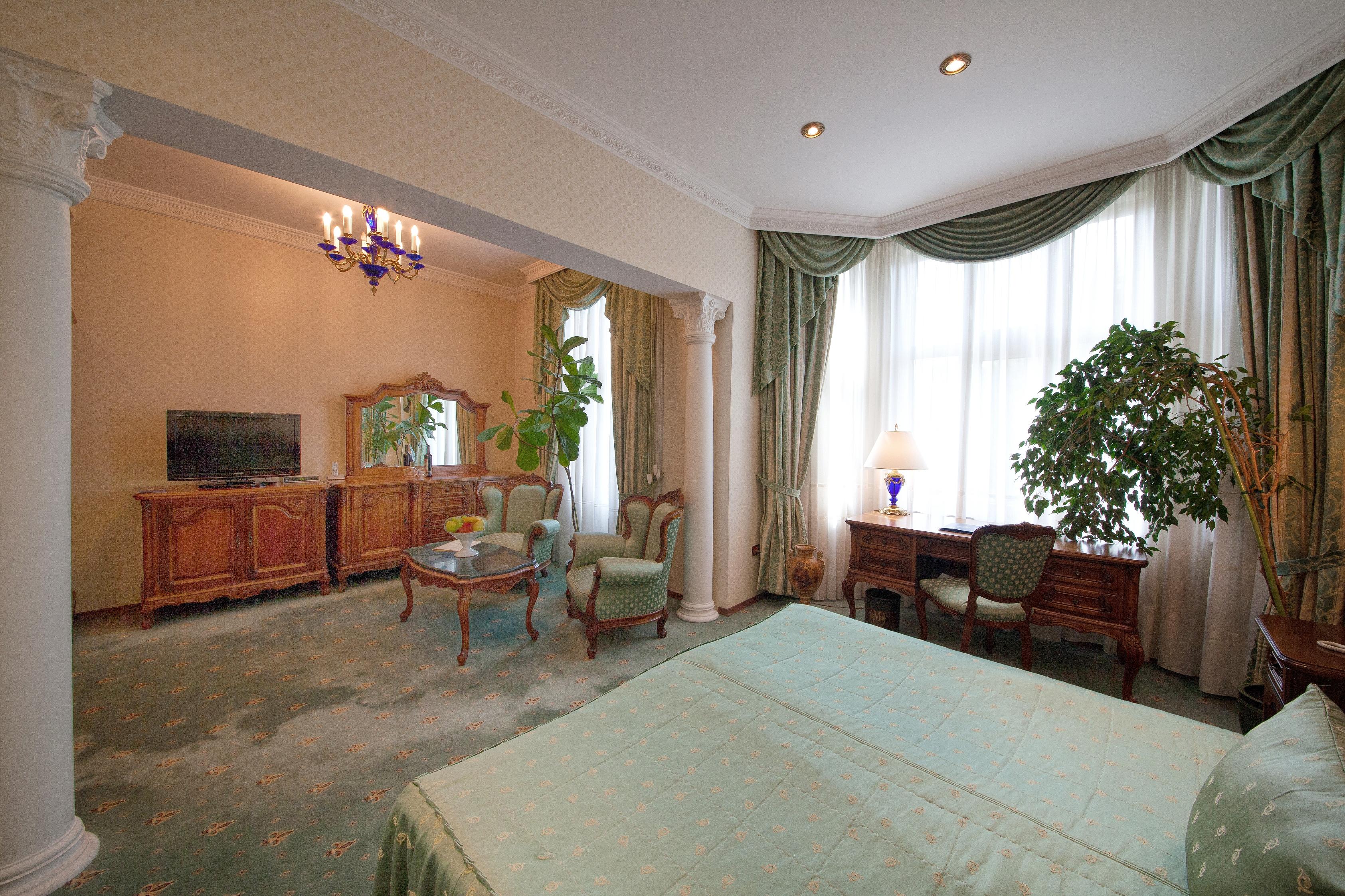 Grand Hotel London Varna Exterior foto A room at the hotel