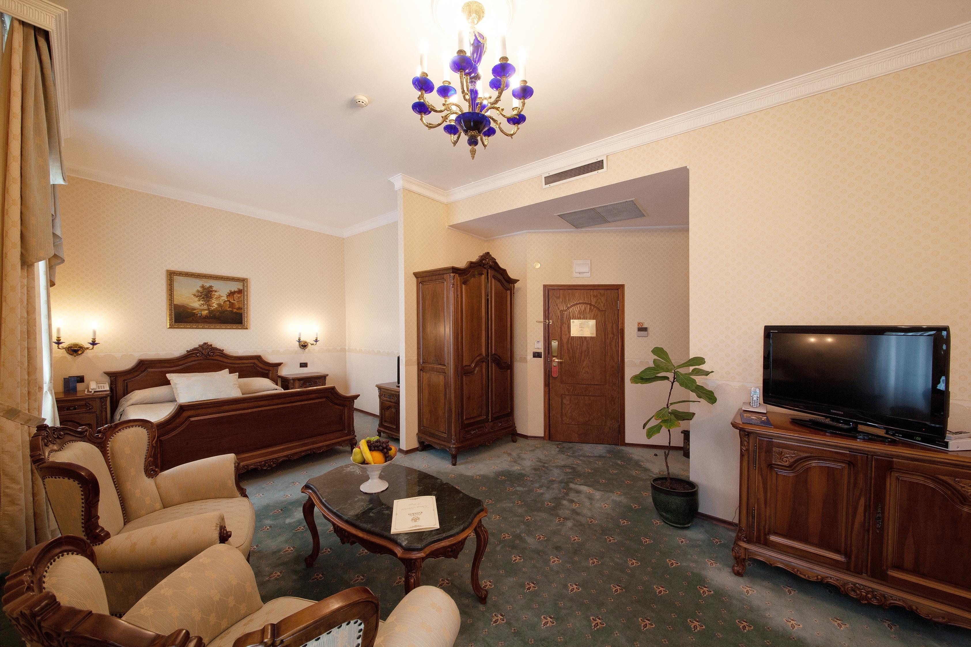 Grand Hotel London Varna Exterior foto A room at the hotel
