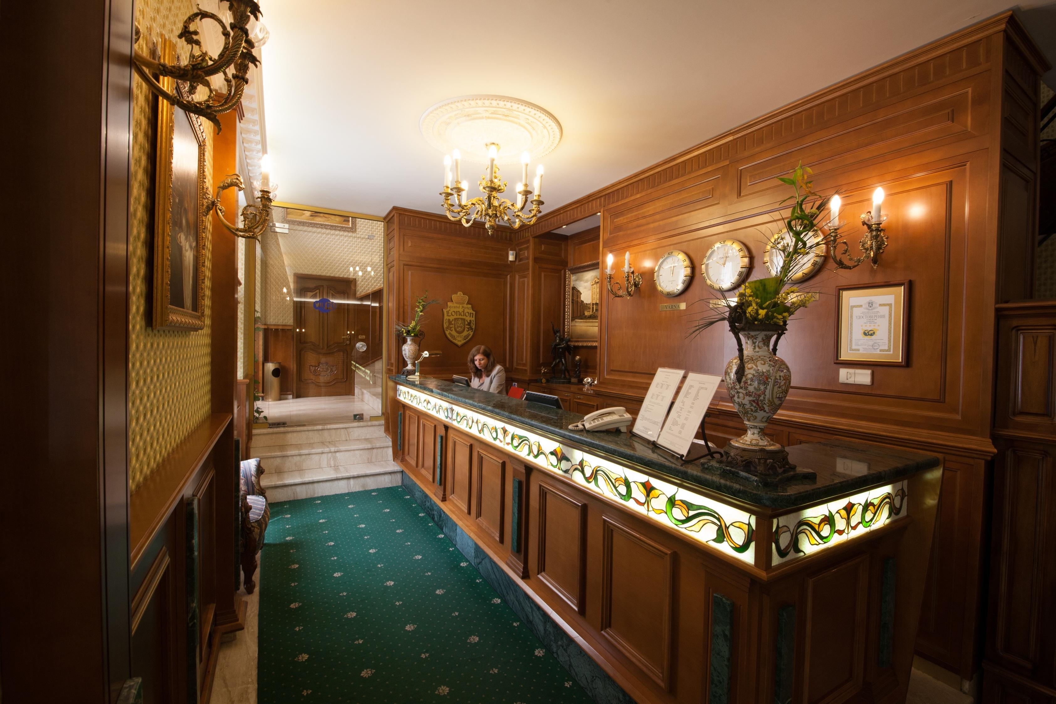 Grand Hotel London Varna Exterior foto Reception