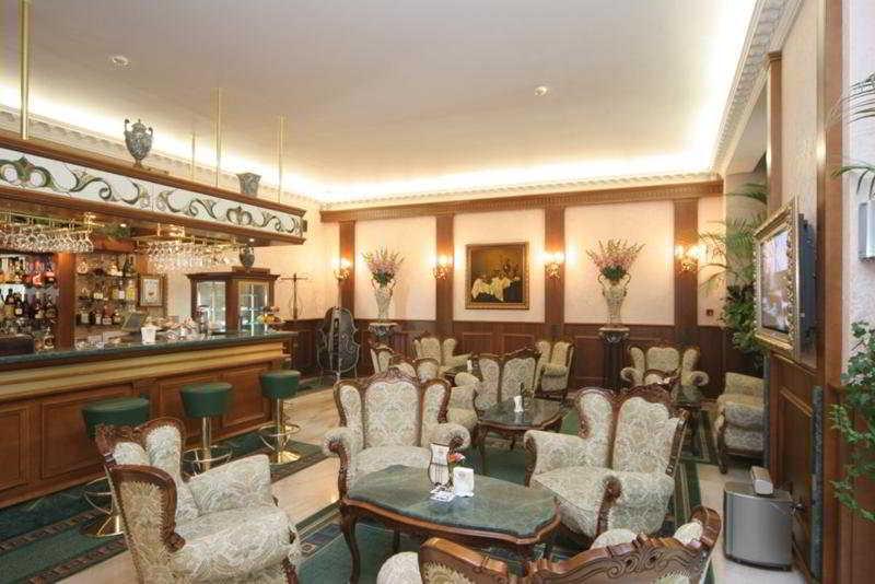 Grand Hotel London Varna Restaurante foto The bar